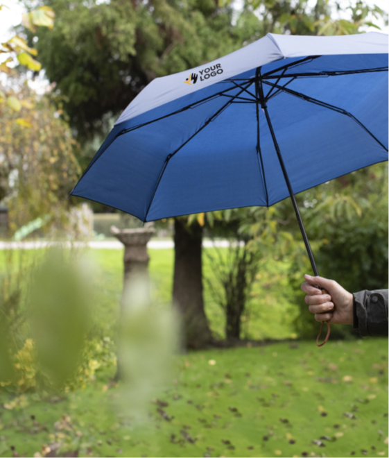 Een automatische paraplus in de regen