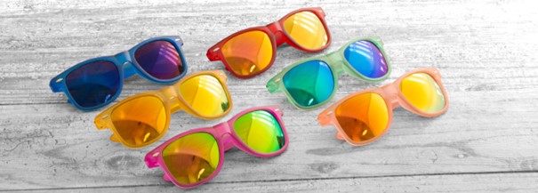 Kleurige zonnebrillen